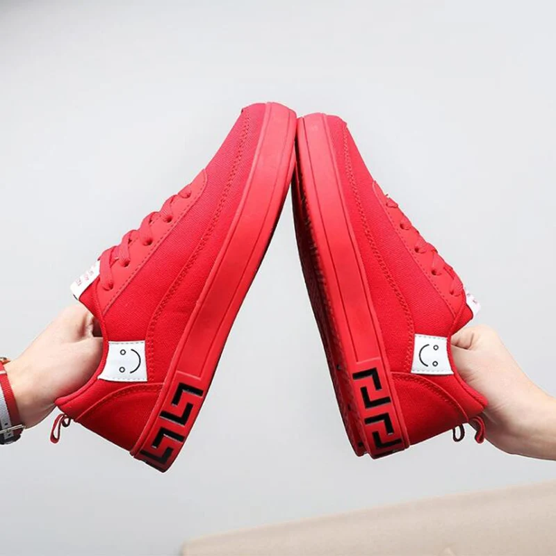 Прямая поставка женский Вулканизированная обувь черные красные кроссовки женские на шнуровке Повседневные Дышащие прогулочные парусиновые граффити плоские GZXX015
