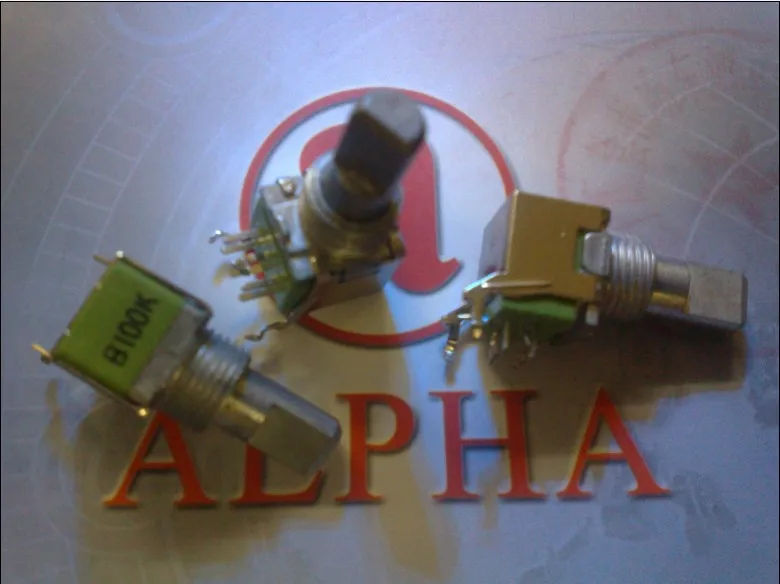 

2PCS/LOT Taiwan ALPHA Alfa RK09L double precision potentiometer B100K shaft length 15MM volume potentiometer