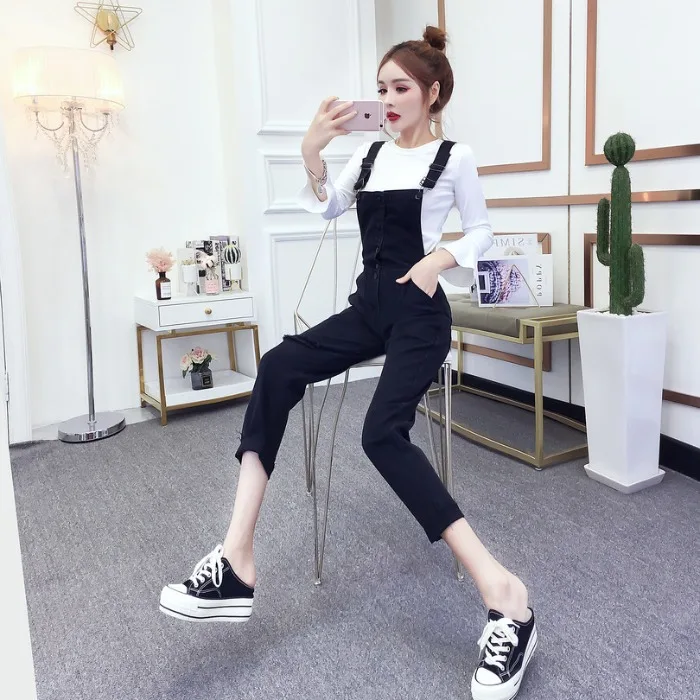 

By Age Set Autumn New Style Fashion Korean-style Versatile Black with Thin Look Cowboy Suspender Pants + White Ninth Sleeve T-sh