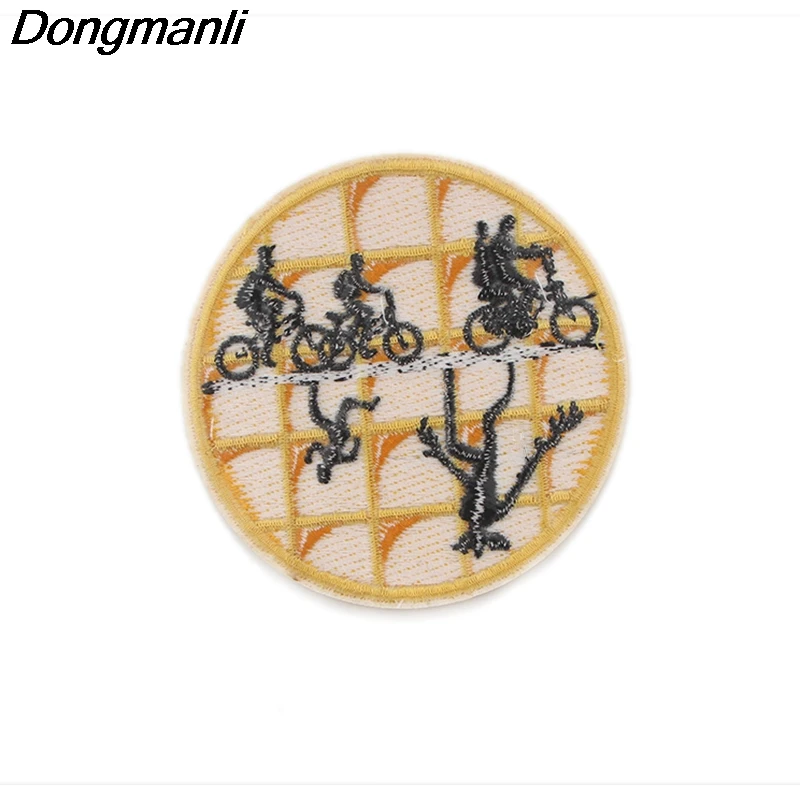 P3973 Dongmanli странные вещи вышитые аниме пришить железо на Аппликации значок для одежды футболка рюкзак
