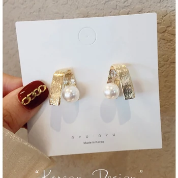 

Net red earrings tide temperament Korean version of high-quality retro metal French earrings pearl texture Fashion Stud Earrings
