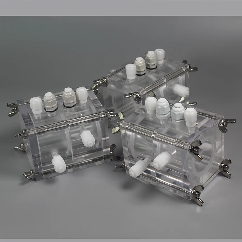 

Microbial reactor of high transparency and high transparency photodegradation pool reactor for microbial fuel cell