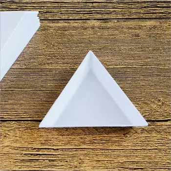 

10 Pcs Plastic Triangle Rhinestones Beads Crystal Nail Art Sorting Trays White T0040