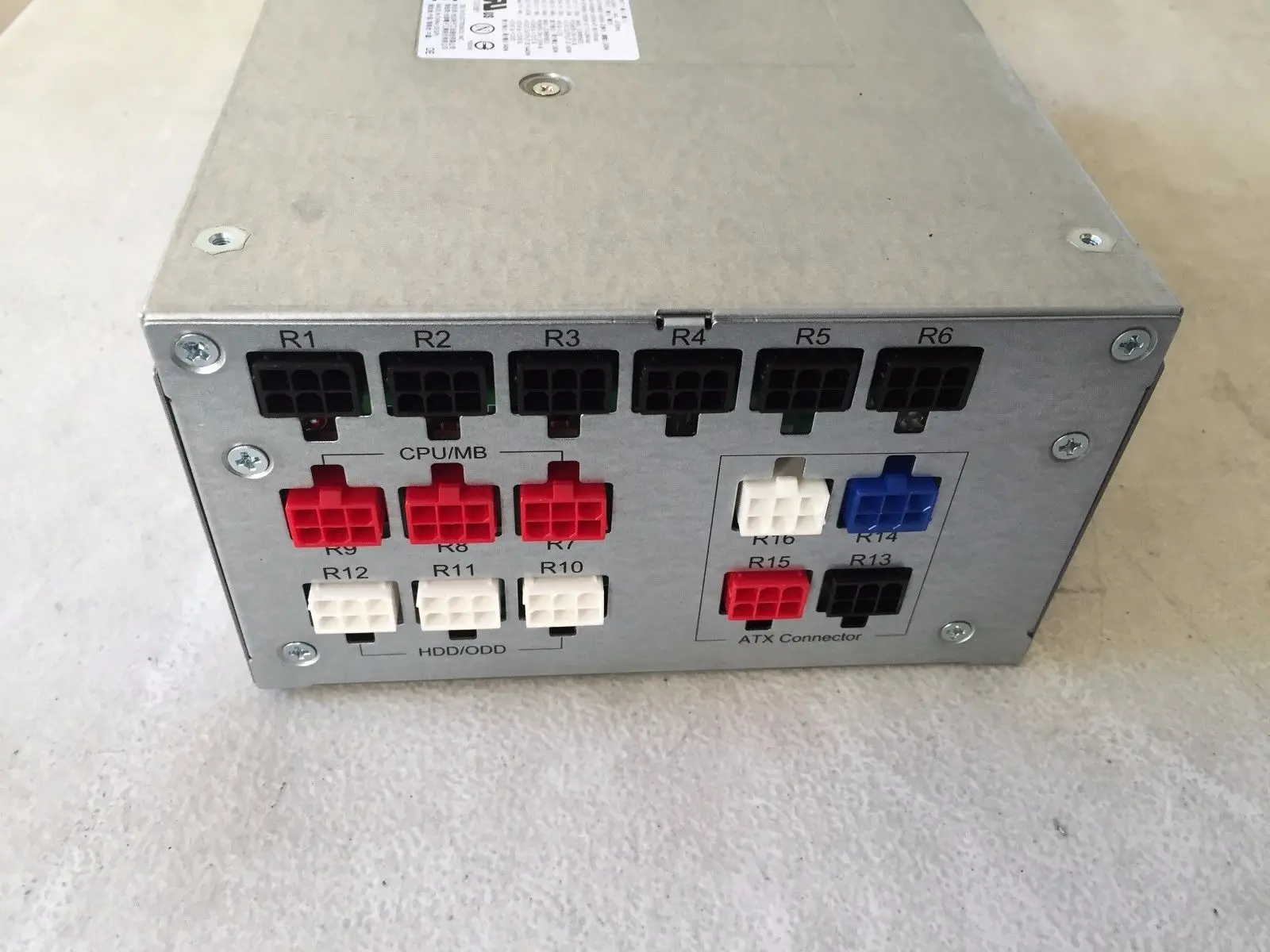 

Фотосессия для Dell Alienware Area 51 R2, блок питания с полным модулем, фотография