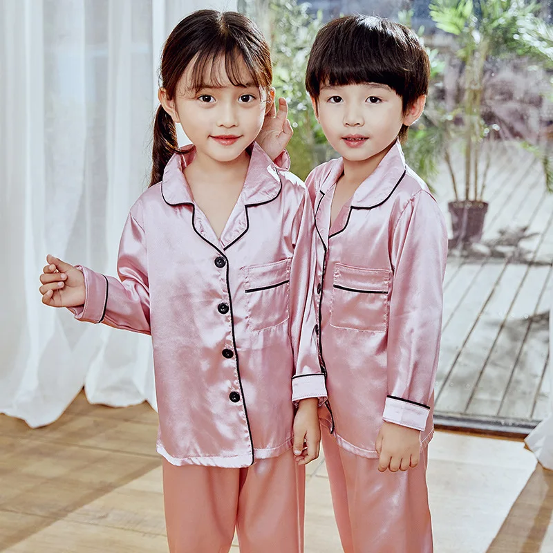 Новые стильные детские пижамы Женская одежда с длинными рукавами из имитированного шелка на весну и осень, однотонная одежда в Корейском стиле для мальчиков