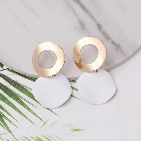 and American Fashion Arc Sequins Dangle Earring for Women New Personality Simple Metal Geometric Paint Discs Brincos