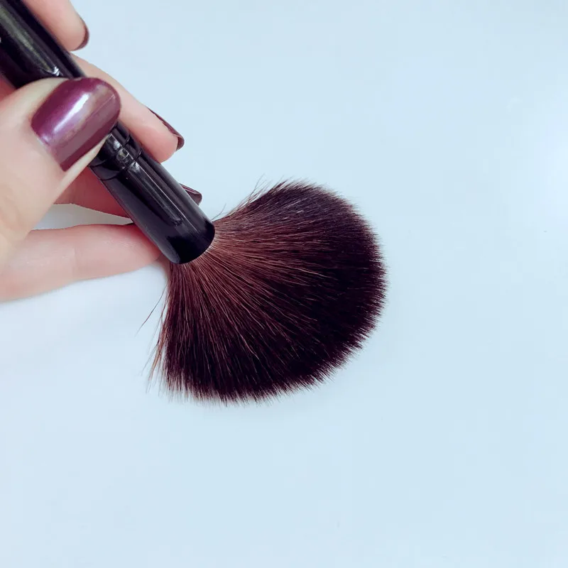 Новая модель beauty Blogger рекомендации высококачественная шерсть Глянцевая кисточка для румян кисточка для рассыпчатой пудры Кисти косметические инструменты