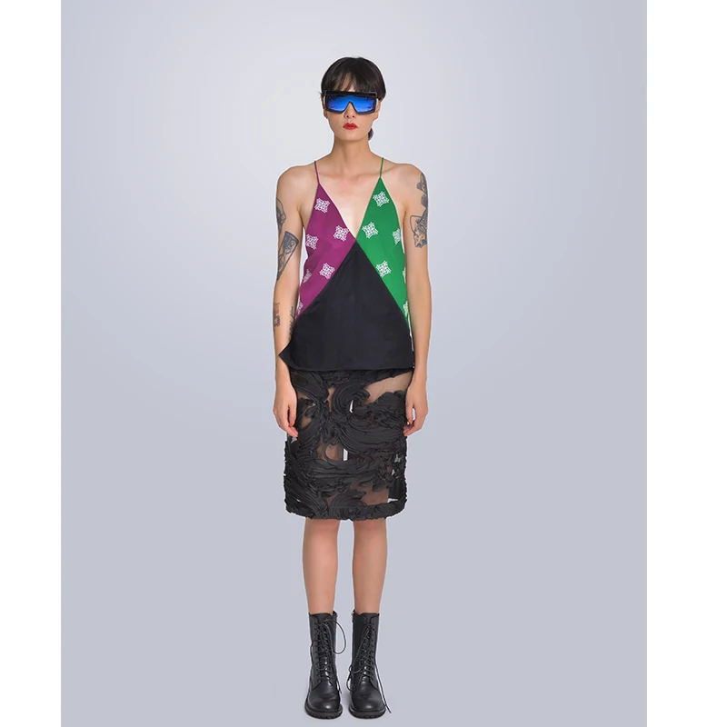 

MISHOW Milan Fashion Week Spring/Summer 2020 Female Two Piece Set Patchwork Print V-neck Sleeveless Vest Hollow Skirt Look-7