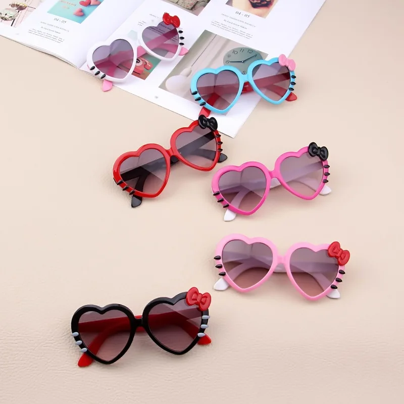 Precio bajo Gafas de sol con forma de corazón para niños y niñas, lentes de sol encantadoras para bebés, UA400, 1 unidad, Envío Gratis GjoMQNwd