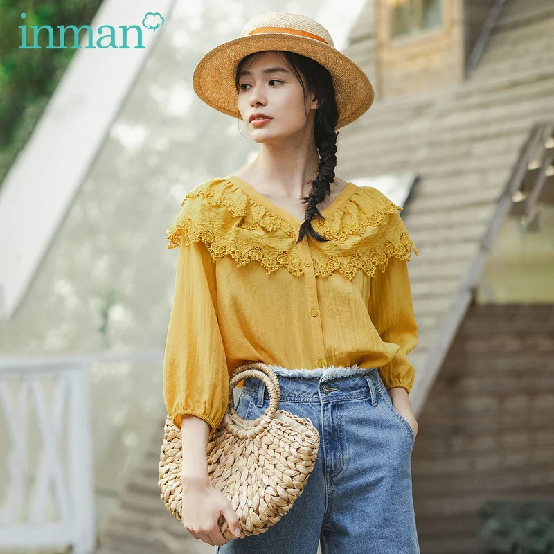 

INMAN 2020 Spring New Arrival Literary V-neck Splicing Lace Sweet Three Quarter Sleeve Blouse