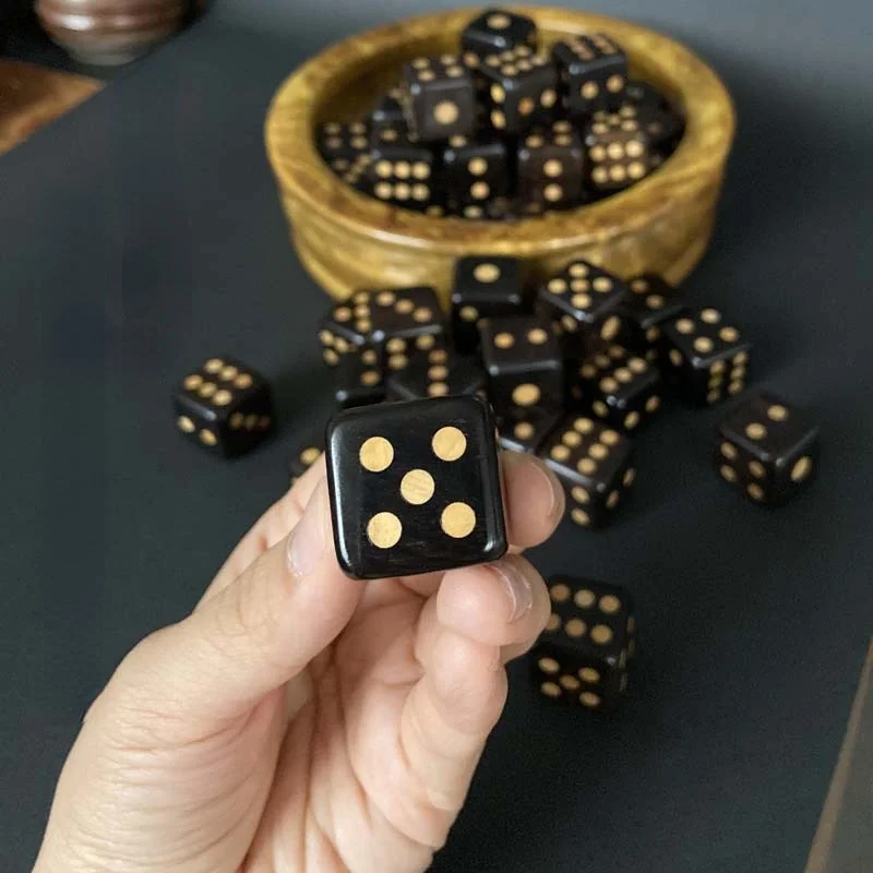 1Pcs Foreign Trade Hot Sale Wooden Dice Ebony Wood Inlaid Points Magic Props Wenwan Dice