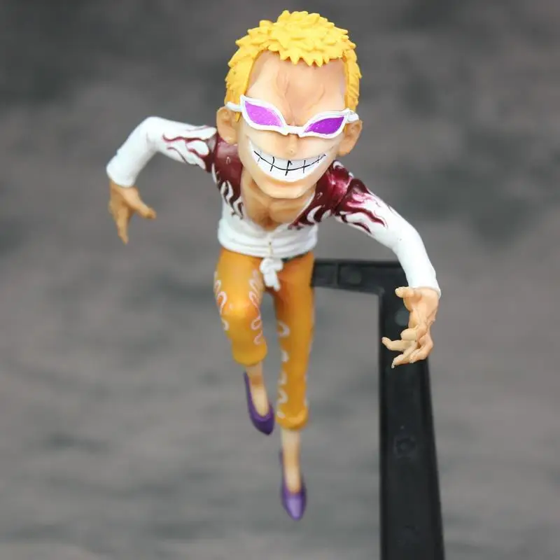 Один кусок битва семь у Хай маленький Тан мин Doflamingo в коробке гаражный комплект модель