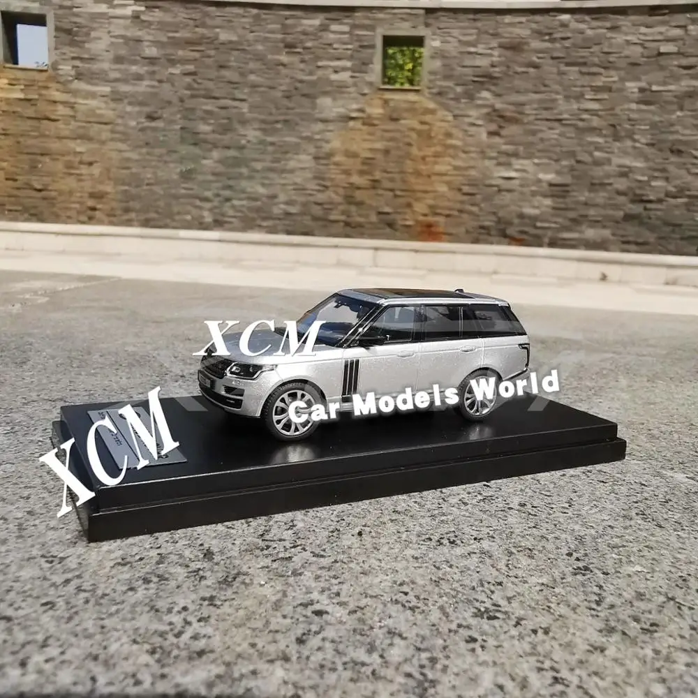 Модель литая автомобиля для моделей LCD 1:64 (серебристый) |