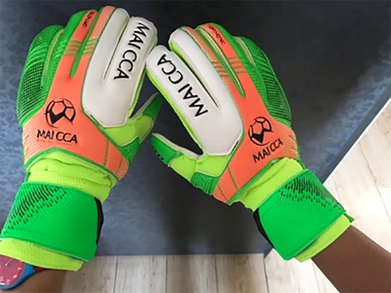 Professional Goalkeeper Gloves Latex Finger Protection Soccer Football Archer Keeper Children's Gloves Boy Hand Breathable