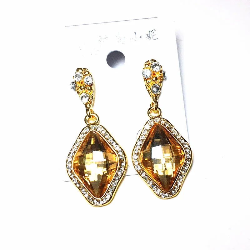 

Women'S Earrings Vintage Rhinestone Earrings New Fashion Pop Crystal Color Earrings Bow Small Exquisite Temperament Earrings