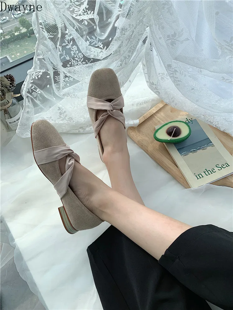 

2019 spring and summer new net red shallow mouth square head gentle wind shoes wild flat bottom fairy peas shoes shoes