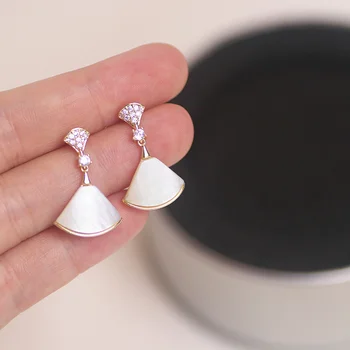 

Classic Natural Shell Pendant Drop Earrings for Women Luxury Cubic Zirconia Crystal Earrings Elegant Wedding Party Jewelry Gifts
