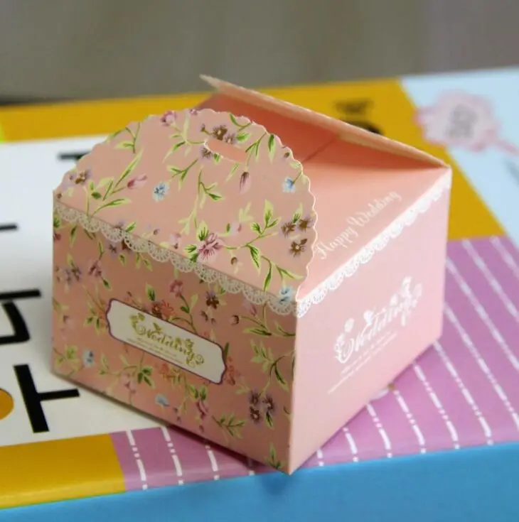 

50pcs Floral Pink Craft Paper Gift Box Party Wedding Favor Candy Box Gift Wrapping Square Box For Gift Supplier