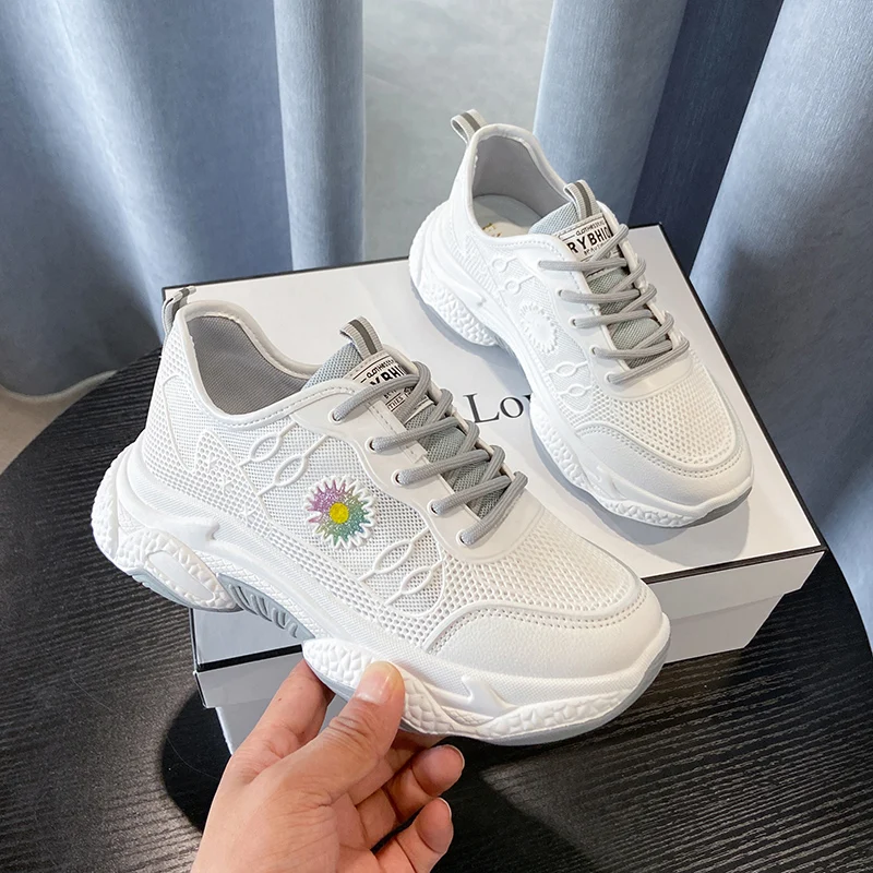 

Women Casual Shoes Fashion Breathable Walking Mesh Flat Shoes Sneakers Women 2020 Gym Vulcanized Shoes White Female Footwear