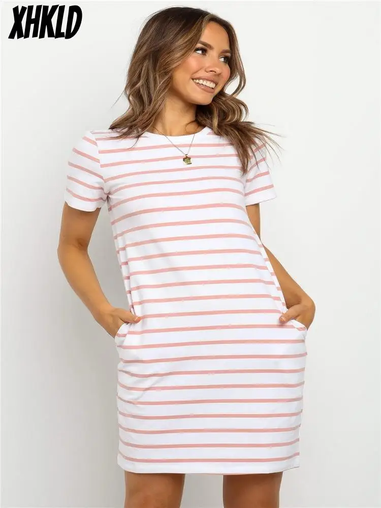 Летнее женское платье с круглым вырезом и коротким рукавом розовое Полосатое