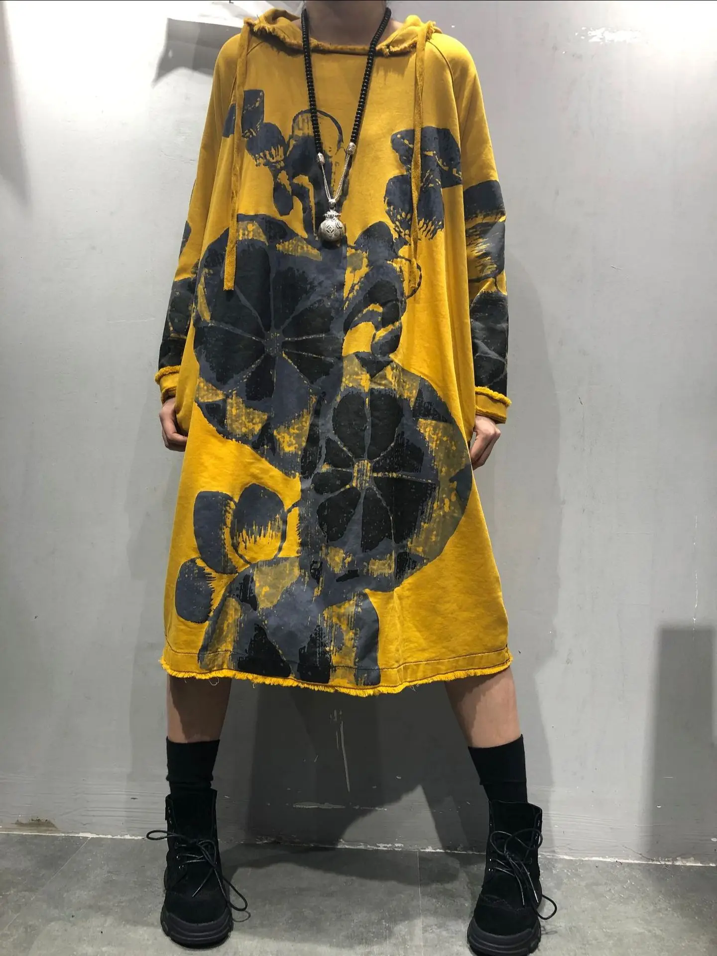 

March Autumn New Style Literature And Art Retro Hoodie Women's Mid-length Large Size Retro Dress Fashion