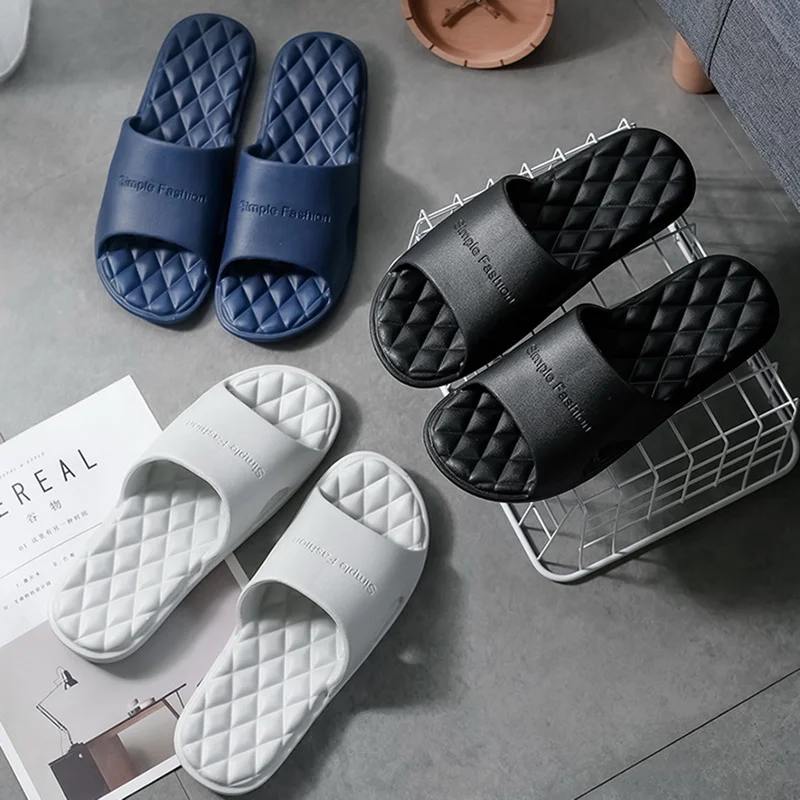 Pantuflas de Interior para el hogar para hombre, zapatos antideslizantes ligeros para Hotel, sandalias de fondo suave para parejas, chanclas planas para hombre
