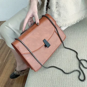 

Vintage Rivet Chain Crossbody Bags for Women Handbags 2020 Fashion Ladies Shoulder Messenger bags Casual Totes Female Purse