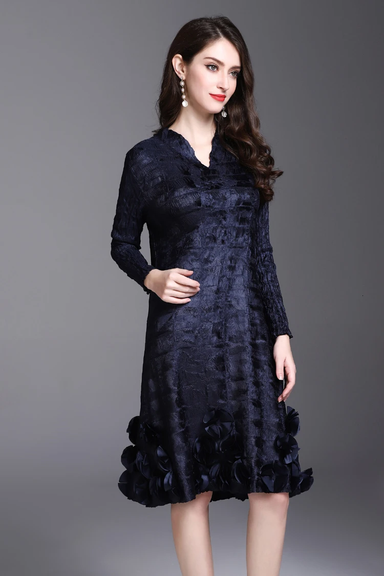 LANMREM высококачественное новое модное Плиссированное женское платье с v-образным вырезом и длинным рукавом с вышитым цветком на подоле Vestido YE700