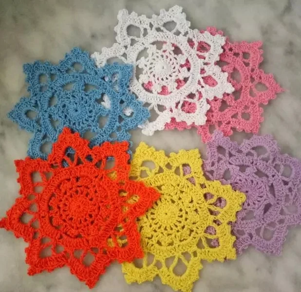 Latest-Modern-Cover-Christmas-Placemats-Cup-Mat-Mug-Pad-Coasters-Dining-Table-Mat-Star-Flower-Crochet.jpg_Q90.jpg_.webp (2)