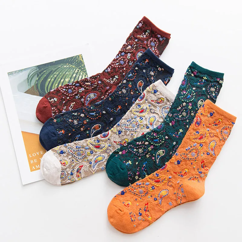 1 paar Heißer verkauf frau socken Nation stil lange socken casual baumwolle Herbst Und Winter socken Japanischen Neuheit Mode Dame socken