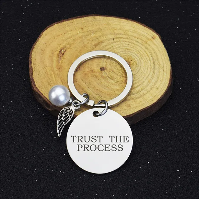 Never Give Up Keychain Stainless Steel Inspirational Positive Quote Message Key Chain Keyring For Men Women Friend Sister as show 3