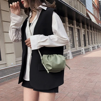 

Fashion Cloud-wrapped Soft Leather Small Shoulder Slant Dumpling Handbag Day Clutches Bags Messenger Bag Trendy