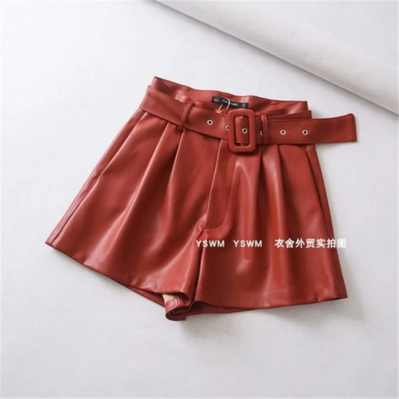 Рисунок 3 - Женские шорты с высокой талией из искусственной кожи