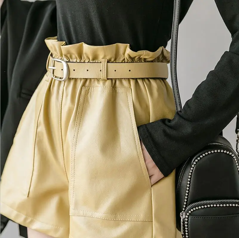 Yellow Свободные эластичные шорты с высокой талией из искусственной кожи, женские шорты в английском стиле с поясом, короткие женские сексуальные кожаные шорты на осень и зиму - Цвет: Yellow
