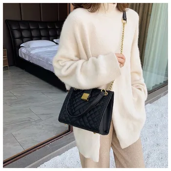 

Fashion explosion models women's chain bag 2020 new foreign style hand ladle shoulder bag girl net red autumn winter messenger