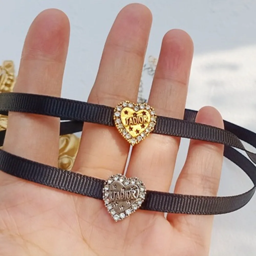 Harajuku Rhinestone Peach Heart Letter Black Choker Collar Necklace for Women Fashion Love Clavicle Chain Choker Necklace Jewler