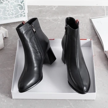 

Mid-heel women's ankle boots, leather nude boots, cotton shoes, 2020 winter new single boots and cashmere Martin boots