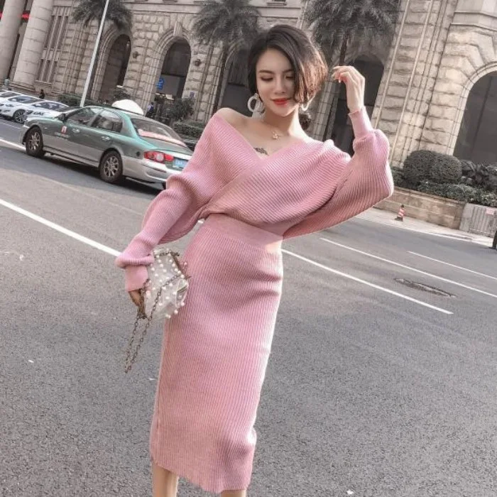

2019 Autumn New Style Fashion Elegant Versatile Cool Gold Lines Knitted V Neck Sweater + High Waist Skirt WOMEN'S Suit
