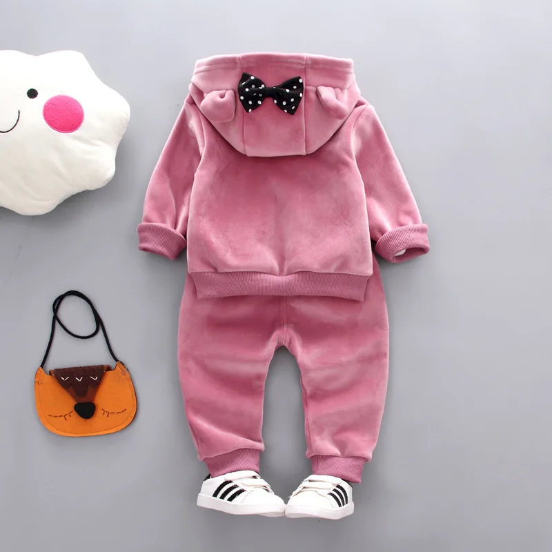 Одежда для маленьких мальчиков; зимняя одежда для девочек; изысканные наряды для маленьких девочек; свитер с капюшоном и бантом «Минни Маус»; комплекты одежды из двух предметов для младенцев