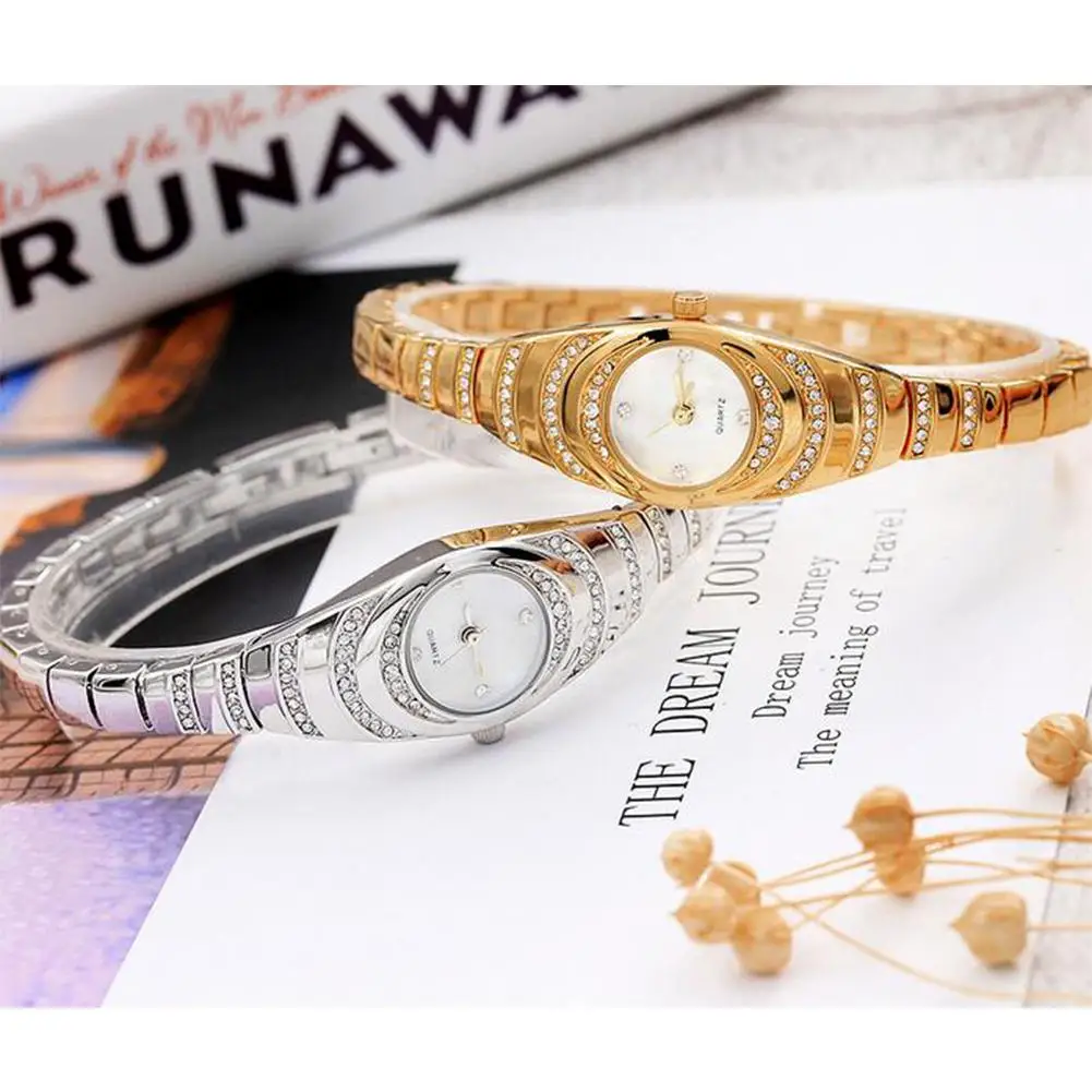 

Women Vintage Bracelet Watch With Diamonds Watch Girls Fashion Quartz Wristwatch