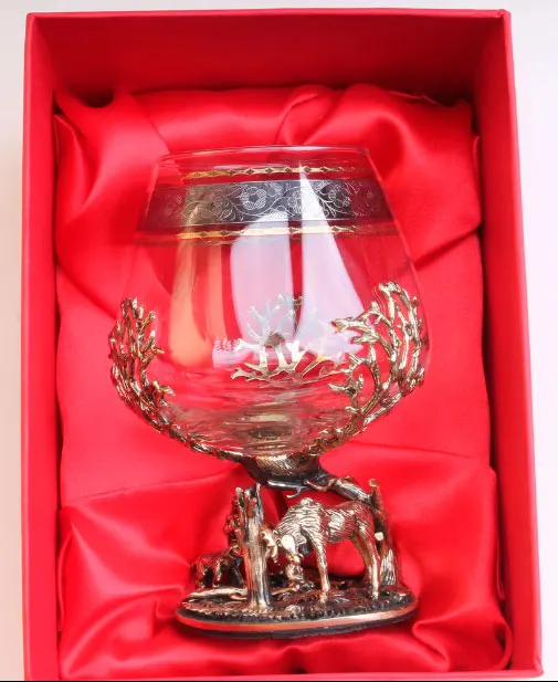 Рисунок 3 - Бизнес сувенир бокал для коньяка