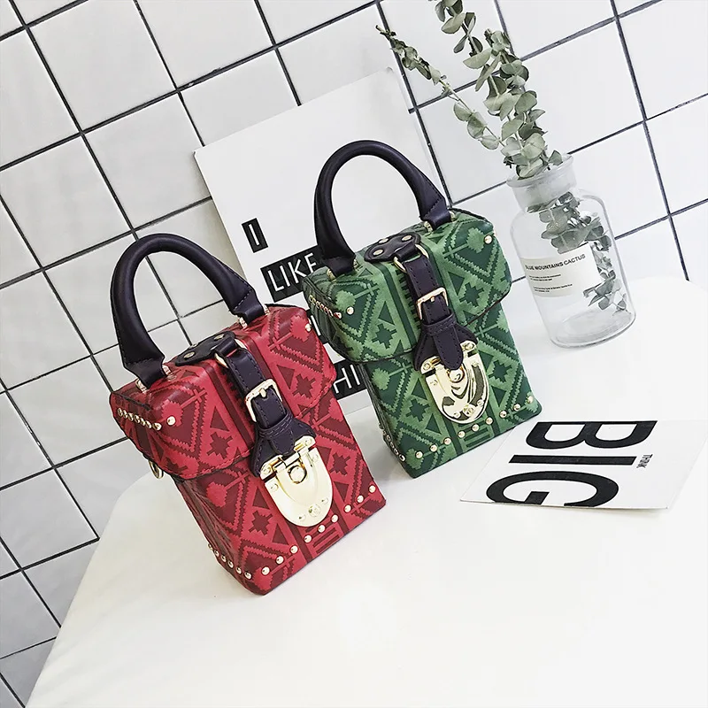

2019 New Style Indian Pattern Stereotypes Lock Square Sling Bag Simple Fashion Shoulder Oblique WOMEN'S Bag