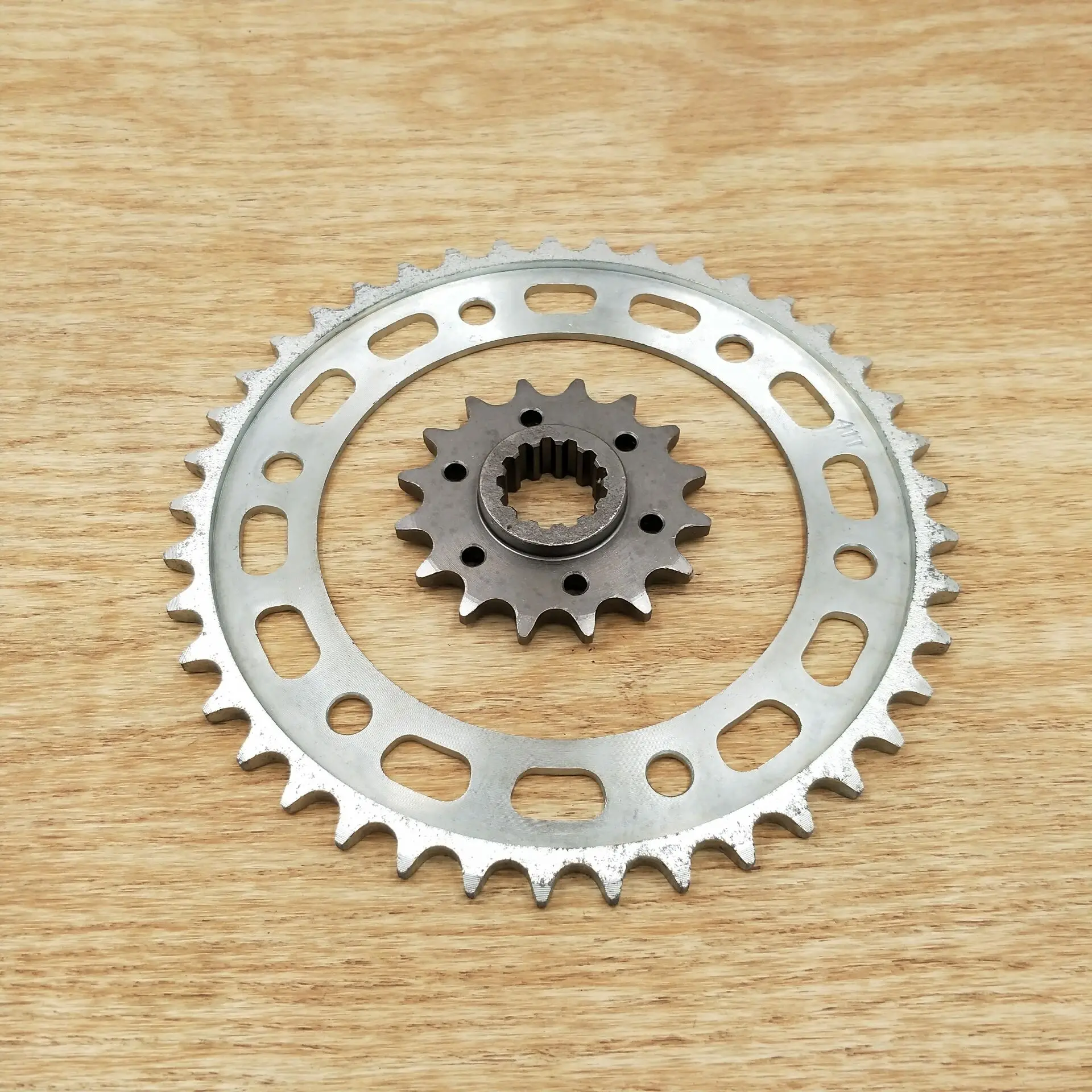 Передняя Задняя звездочка для мотоцикла Honda CBR600 F5 2003-2010 CBR1000 2004-2007 набор звездочек для мотоцикла 525