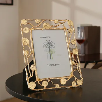 

1PCS Northern Europe Creative Photo Frame European Style Retro Gold Ginkgo Leaves 6 Inch 7 Inch Picture Frames