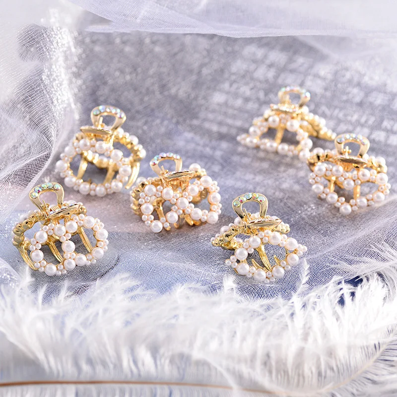 

New Women Elegant Hair Claws Clean Rhinestone Pearl Crystal Shiny Hairpin Sweet Adult Trumpet Clip Gold Hair Claws Headwear