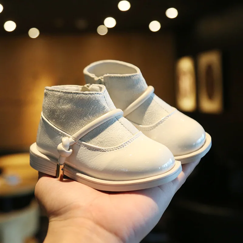 Patent PU Shining Special Girls Baby Boots Fashion Shoes Kids Winter Zipper First Walkers Prewalkers High Quality New - Цвет: Бежевый