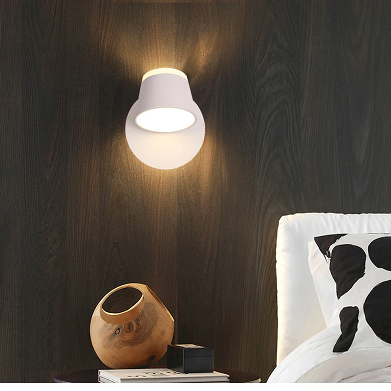 Вращающийся на 360 градусов светодиодный настенный светильник для гостиной, спальни, прикроватной тумбы, ванной комнаты, настенный светильник, современный гостиничный светильник