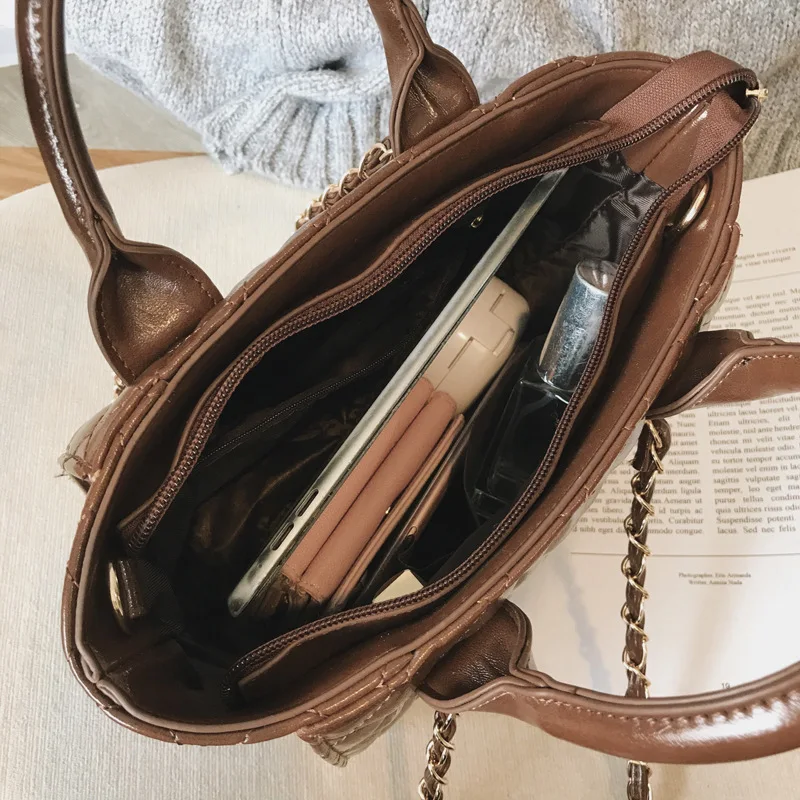 

2019 New Style Oil Wax Leather Stereo Rhombus Wings Style Bag Classic Lock Shoulder Oblique WOMEN'S Bag