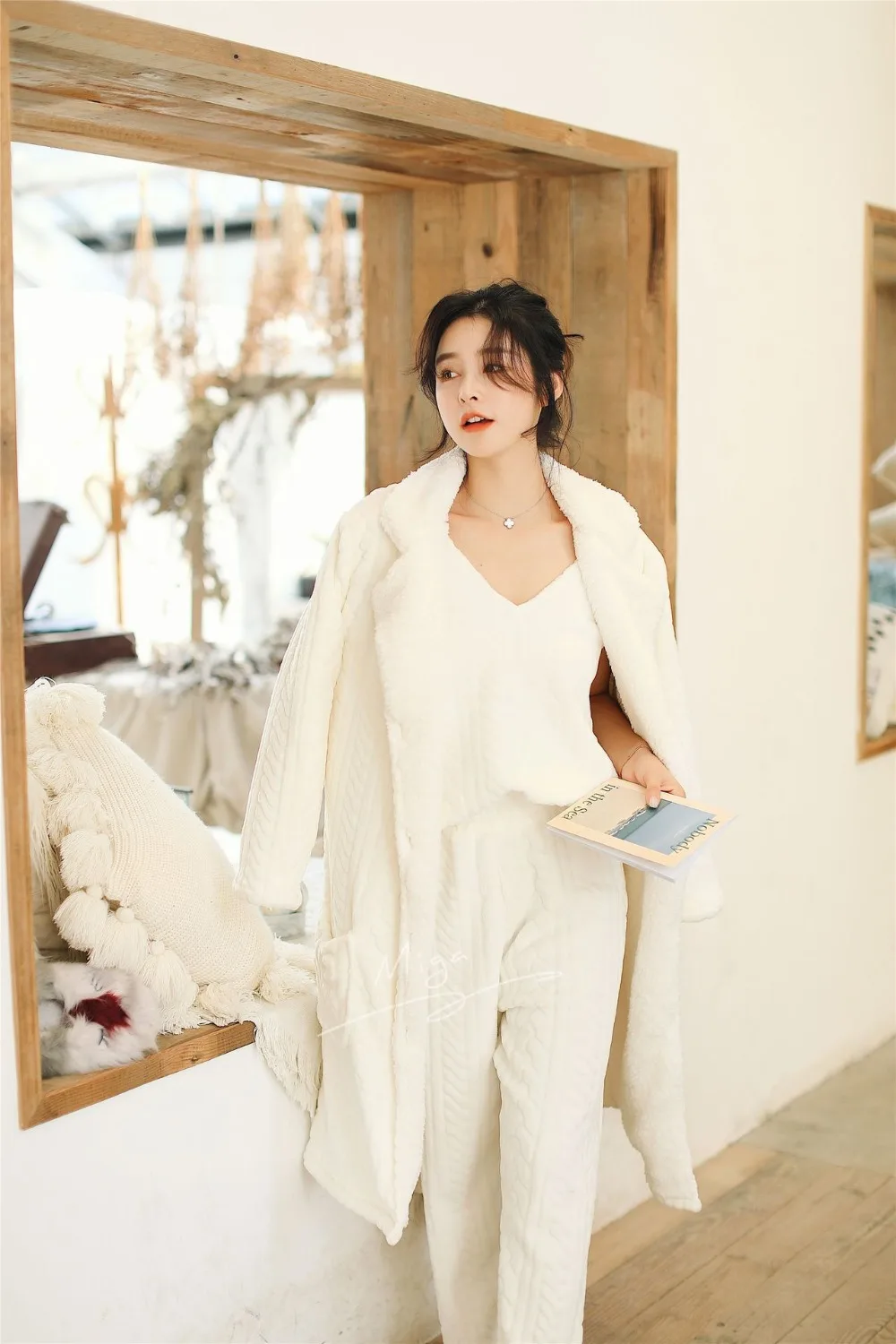 9609407195_1593802422