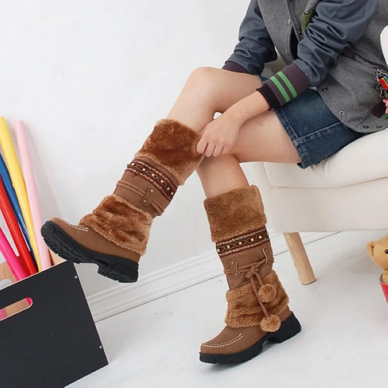 Tanie Piękne kobiety średnio wysokie buty z cholewami zimowe ciepłe tassel zamszowe buty damskie śniegowe buty Fringe panie pnącza blok obcasy Botes Mujer